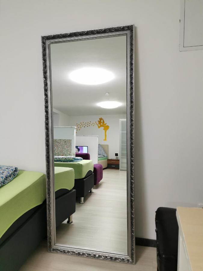 Messe Unterkunft Vanilla Кельн Екстер'єр фото